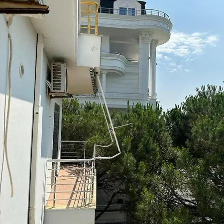 Okej * Golem (Tirana)